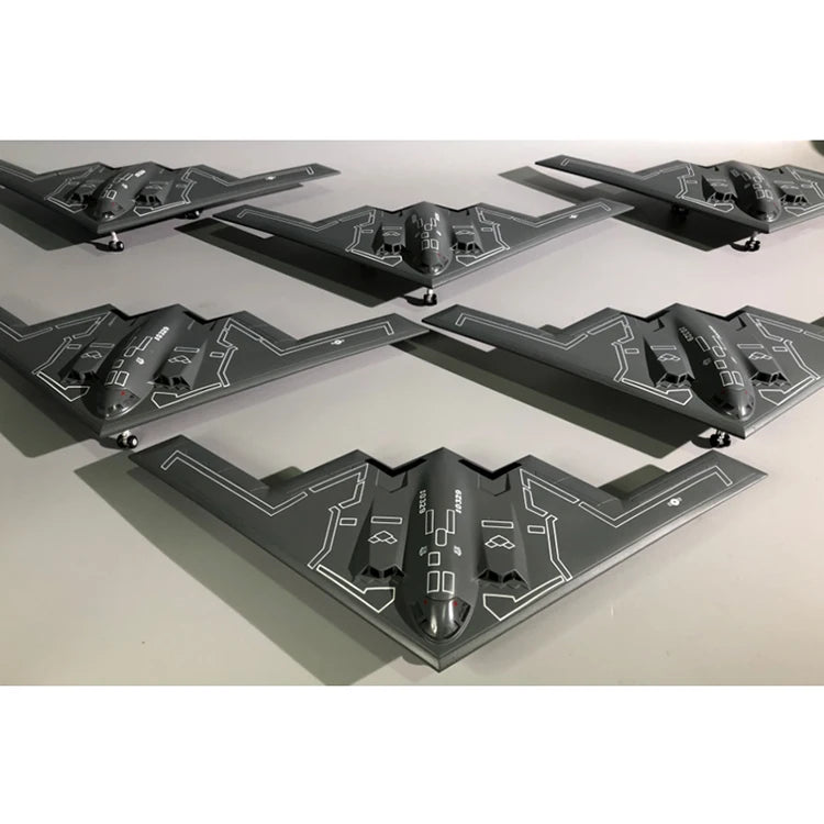 1/200 Scale B-2 Stealth and Strategic Bomber US Air Force Ghost B2 Military Aircraft Model Diecast Metal Model Plane