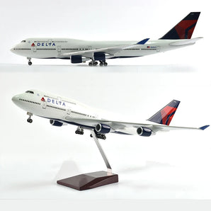 46cm Delta Boeing 747 Model Airplane - Diecast Resin 1:160 Scale with Light & Wheel | Static Plane Collectible Aircraft