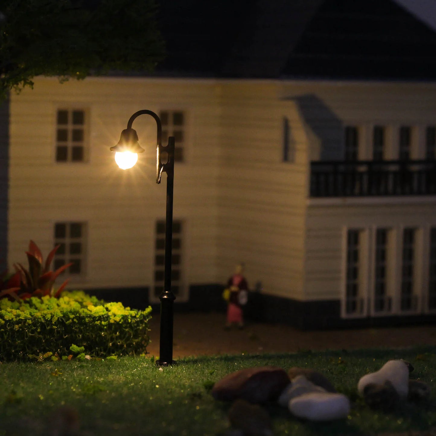 Evemodel 10pcs Model Railway Street Lights Lamps OO HO N Z Scale LEDs Warm White LYM29