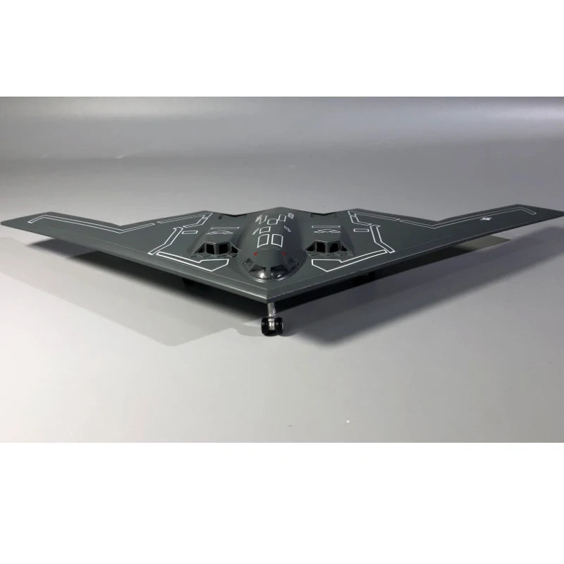 1/200 Scale B-2 Stealth and Strategic Bomber US Air Force Ghost B2 Military Aircraft Model Diecast Metal Model Plane