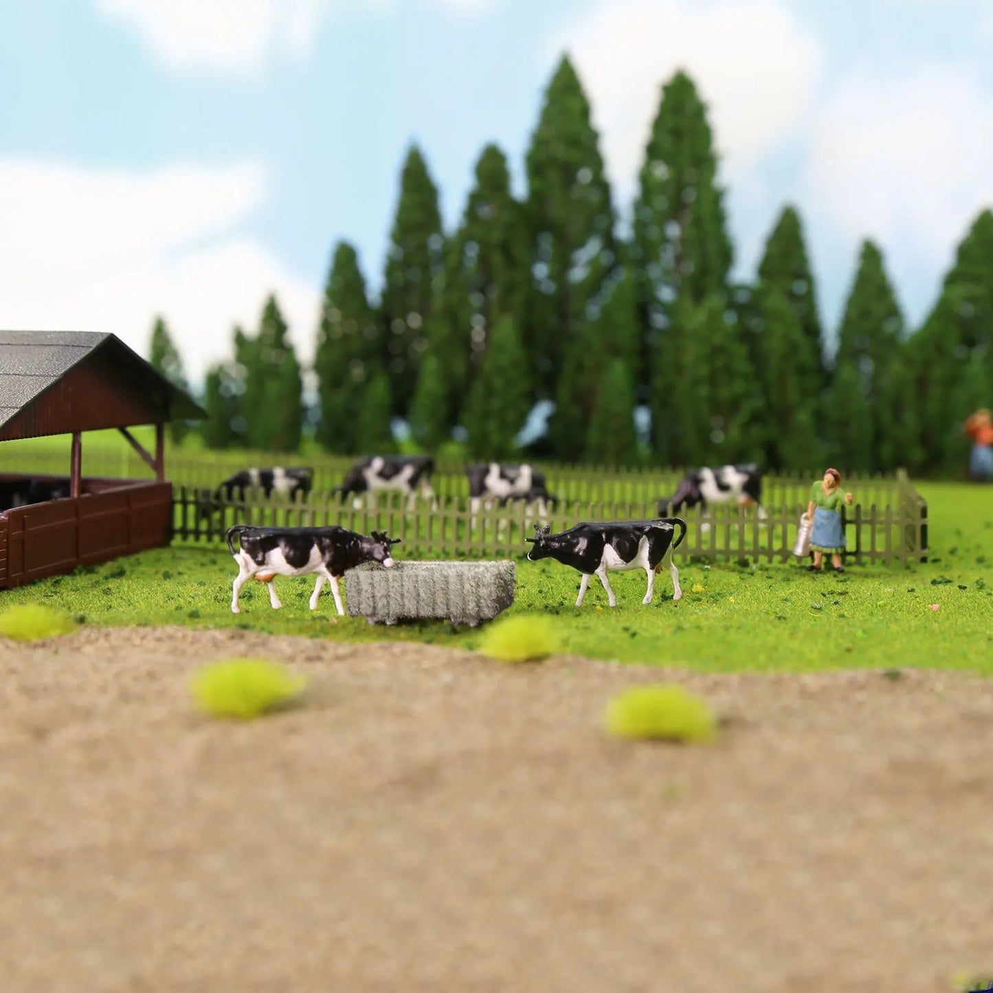 Evemodel 36pcs Model Railway Layout HO Scale 1:87 Well Painted Farm Cows Black and White with Shepherd AN8720