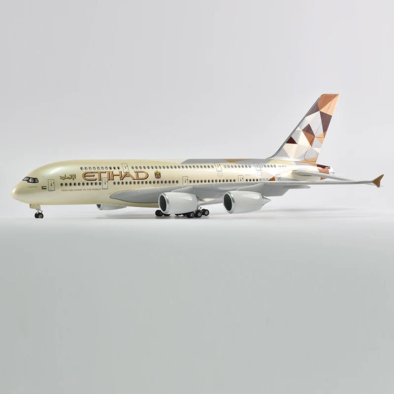 High Quality And Super Exquisite 1:160 Resin Aviation Airplane Model A380 Airbus With LED Lights And Gift Box Desktop Decoration