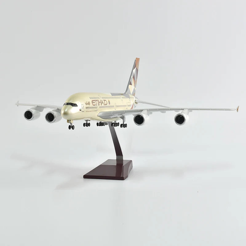 High Quality And Super Exquisite 1:160 Resin Aviation Airplane Model A380 Airbus With LED Lights And Gift Box Desktop Decoration