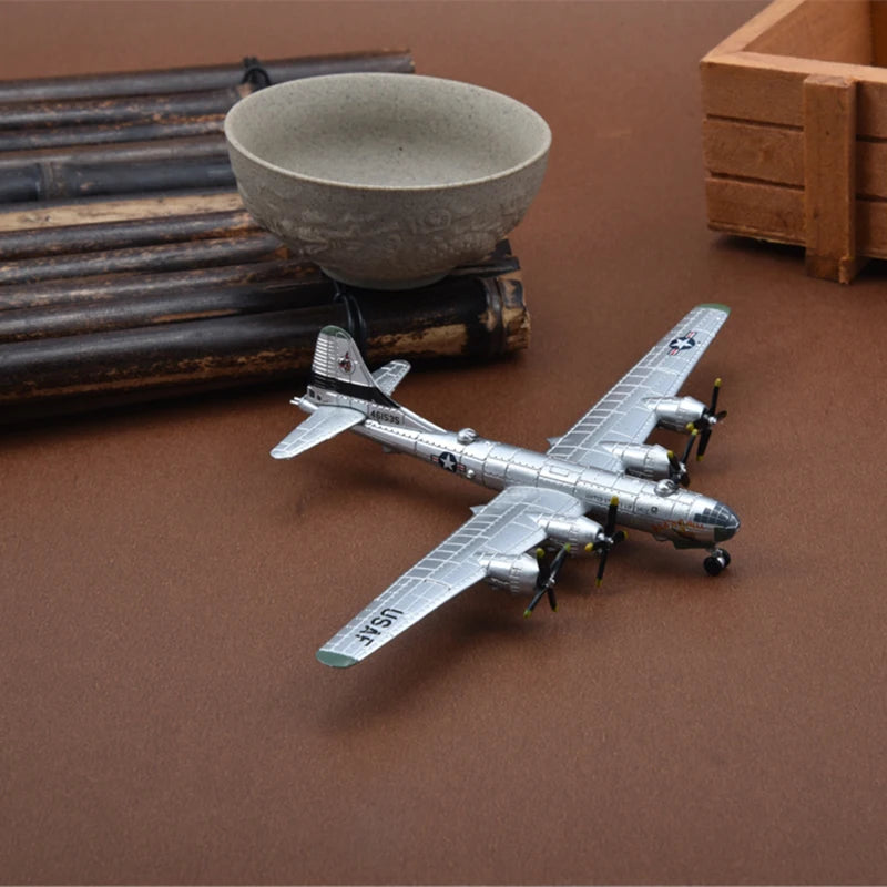 Diecast Metal 1/300 Scale US B-29 Superfortress Aircraft Model Kit fighter Model Planes