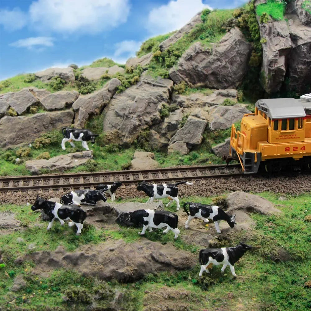 Evemodel 32pcs Model Railway HO Scale 1:87 Painted Farm Animals Black White Cows 8 Different Poses P8714