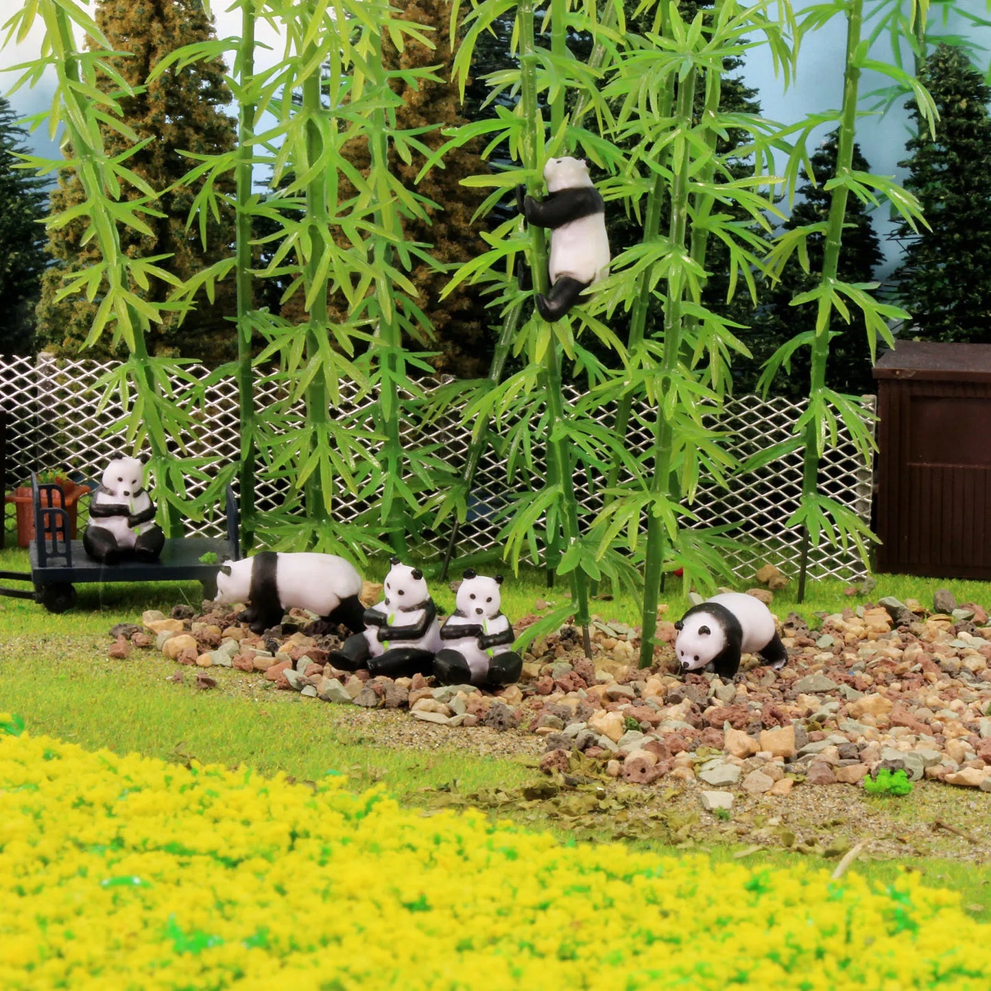 Evemodel Animals AN8716 Model Railway HO Scale 1:87 PVC Pandas 12pcs Painted Zoo Layout