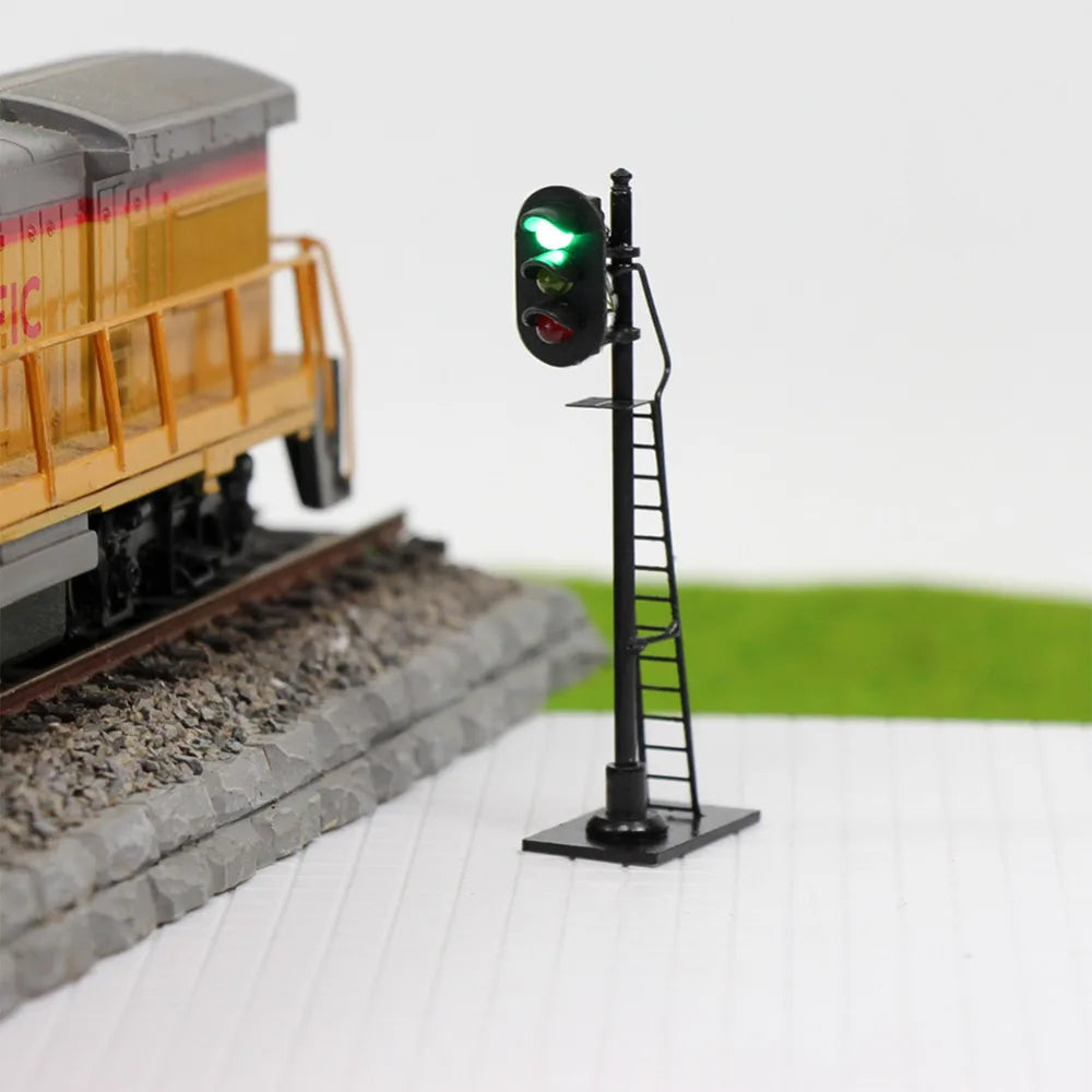 3pcs Model Railway HO Scale 1:87 Red Yellow Green Block Signal Traffic Signal 6.3cm Traffic Light Black Post with Ladder