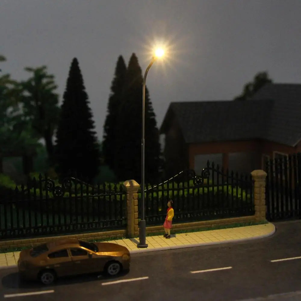 Evemodel LQS08 20pcs Model Railway Advertisement Lamps Post Street Lights HO OO Scale 1:87 LED Warm White Bright White