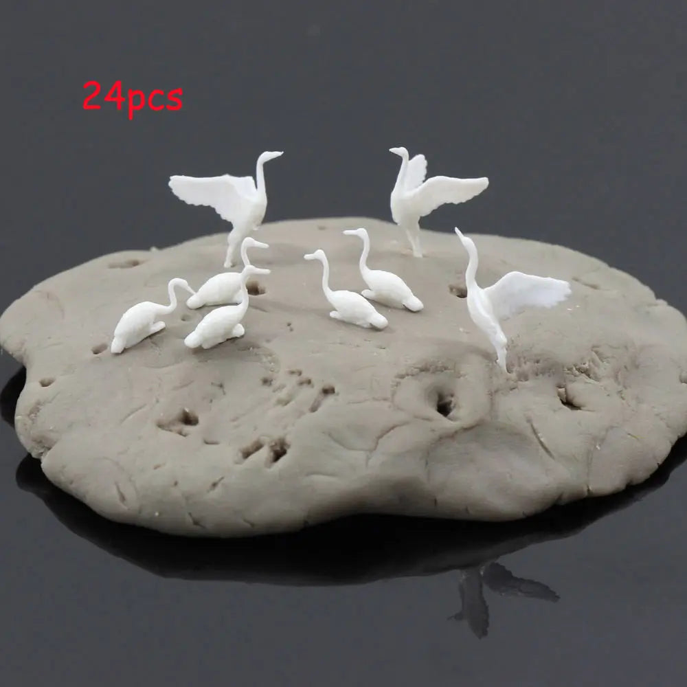 Evemodel GY25075 24pcs OO Scale 1:75 Plastic Birds Small Figures Toy Red-crowned Crane New