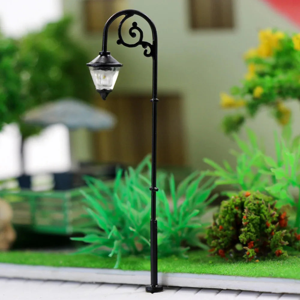 Evemodel LYM57 10pcs Model Train HO Scale 1:87 Single Head Street Lights Lamp Post LEDs Warm White