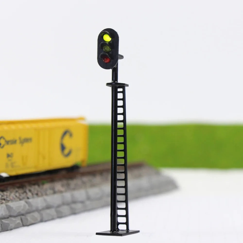 Evemodel 5pcs Model Railway OO Scale 1:76 Block Signals Green Yellow Red LEDs 8.2cm 12V