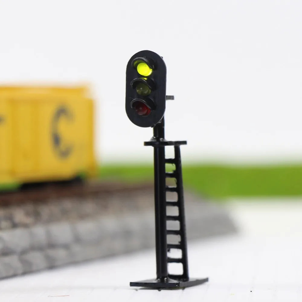 Evemodel 5pcs Model Railway N Scale 1:160 Block Signals Green Yellow Red 3-Lights 5cm 12V JTD06