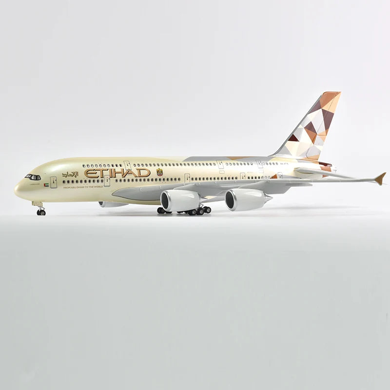 High Quality And Super Exquisite 1:160 Resin Aviation Airplane Model A380 Airbus With LED Lights And Gift Box Desktop Decoration