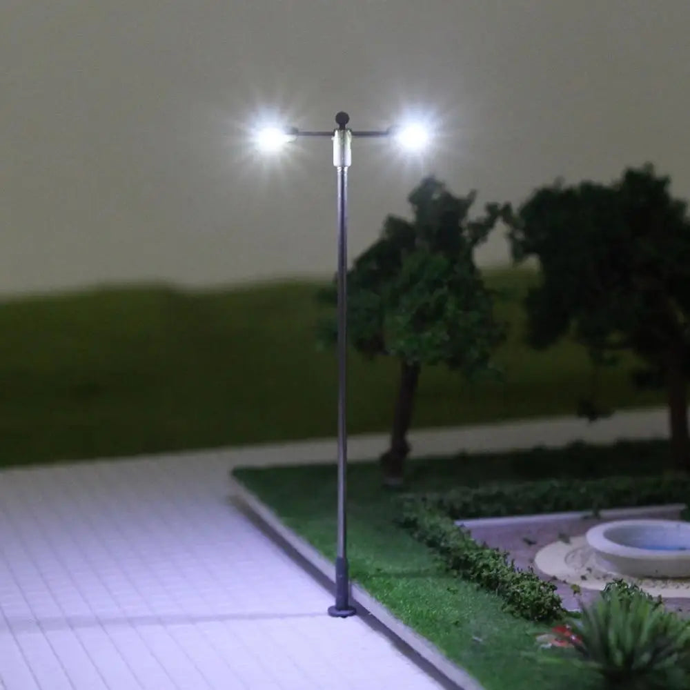 Evemodel LQS11 10pcs Model Railway HO TT Scale 1:87 Two-head Street Light Lamps