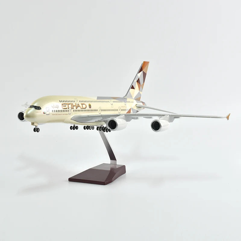 High Quality And Super Exquisite 1:160 Resin Aviation Airplane Model A380 Airbus With LED Lights And Gift Box Desktop Decoration