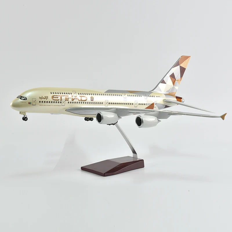 High Quality And Super Exquisite 1:160 Resin Aviation Airplane Model A380 Airbus With LED Lights And Gift Box Desktop Decoration