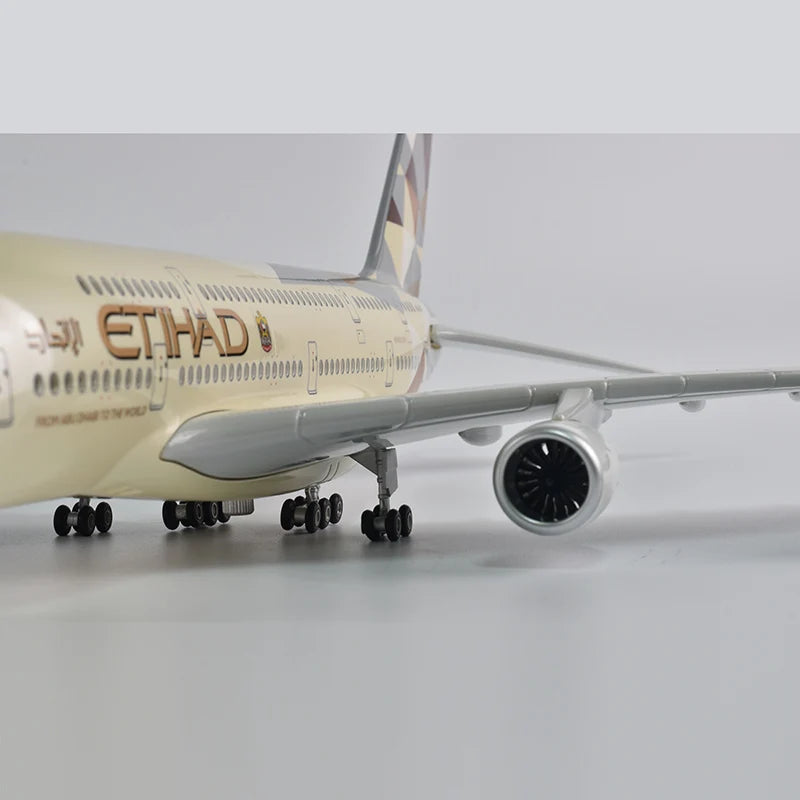 High Quality And Super Exquisite 1:160 Resin Aviation Airplane Model A380 Airbus With LED Lights And Gift Box Desktop Decoration