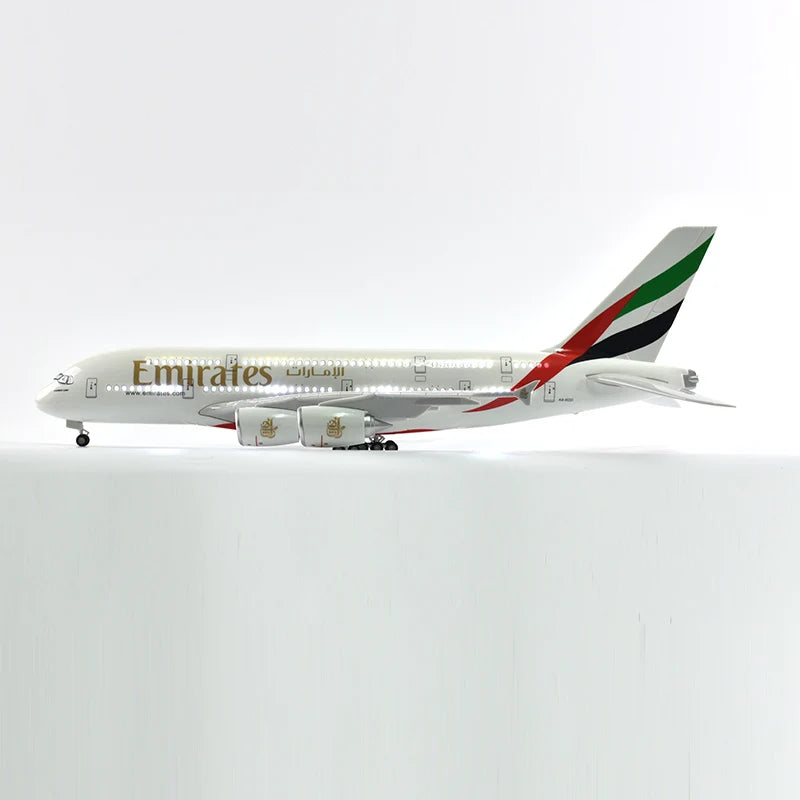 High Quality And Super Exquisite 1:160 Resin Aviation Airplane Model A380 Airbus With LED Lights And Gift Box Desktop Decoration