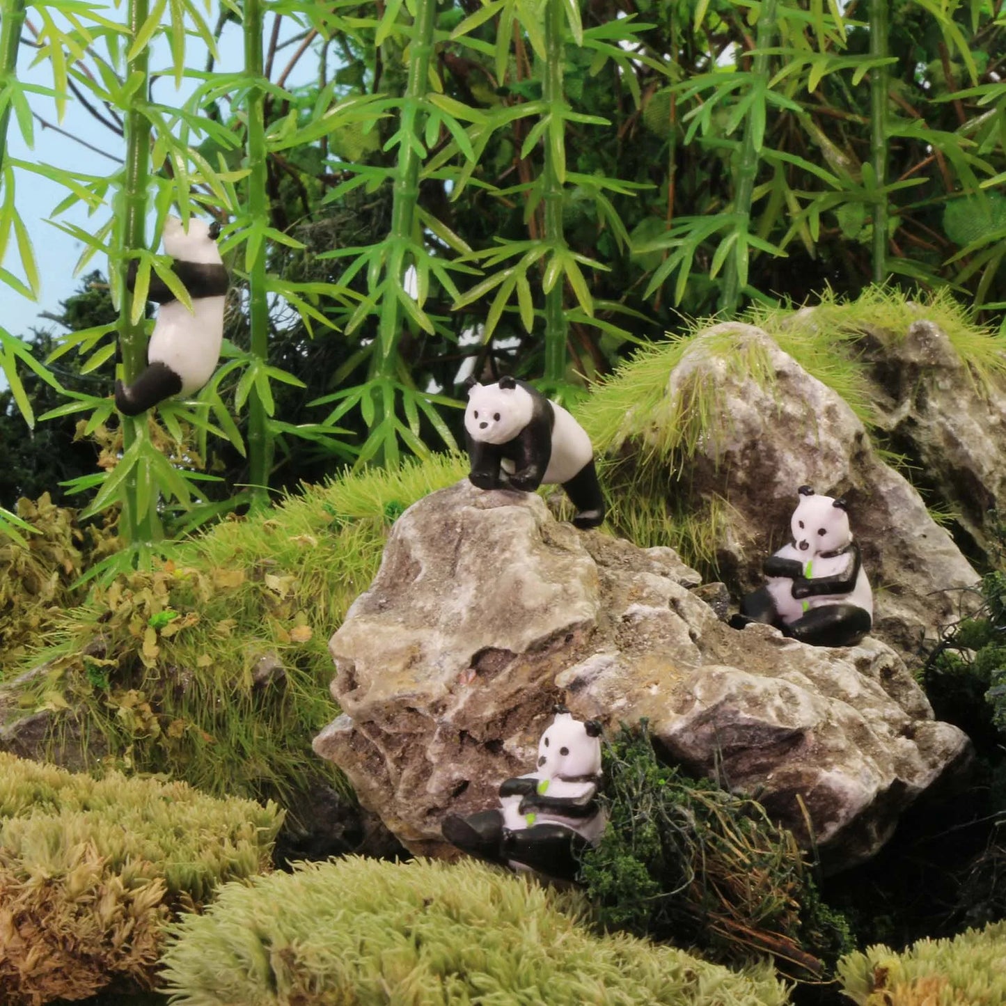 Evemodel Animals AN8716 Model Railway HO Scale 1:87 PVC Pandas 12pcs Painted Zoo Layout