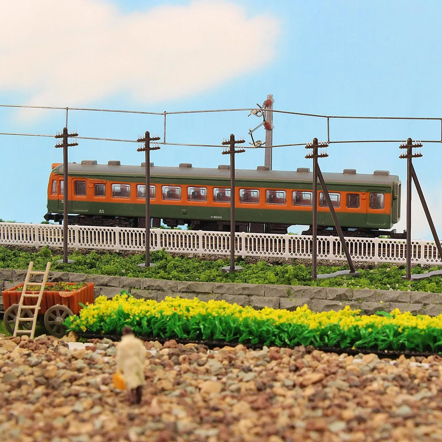 Evemodel 24pcs Model Trains N Scale Power Poles 1:160 Telegraph Poles 4.3cm Railroad Diorama GY19150