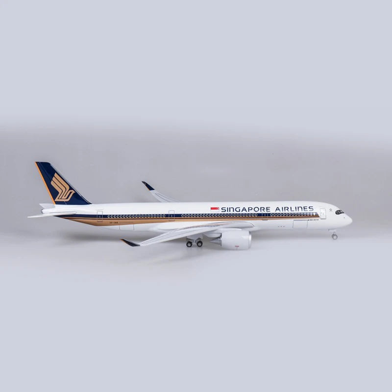 47cm Resin Diecast 1/150 Scale Singapore Airlines Airbus A350 Airplane Model Plane With LED Light & Wheel Aircraft