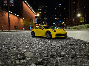 Porsche 911 Carrera 4S Diecast Model (1:24)