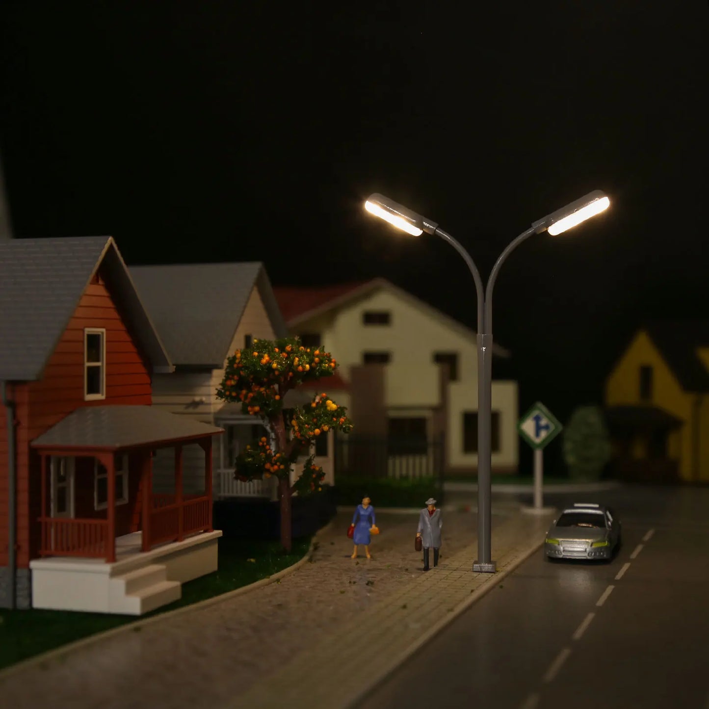 Evemodel 10pcs Model Trains HO Scale 1:87 Two-heads Lamp Street Light Warm White LEDs LD04HOWMGr