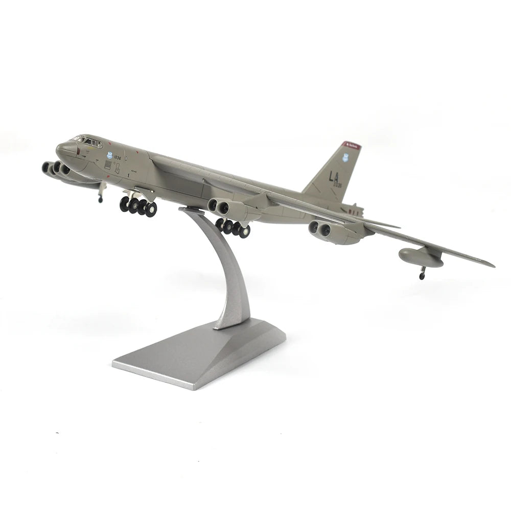 USA B52 Fighter Diecast Metal 1/200 Scale Military Missile bomber B-52 Model