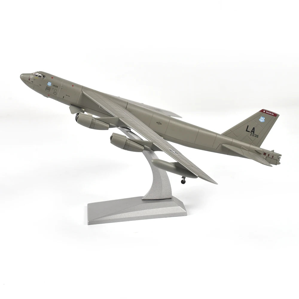 1/200 Scale Alloy Model Diecast B52 Bomber Military Fighter B-52 Aircraft Model