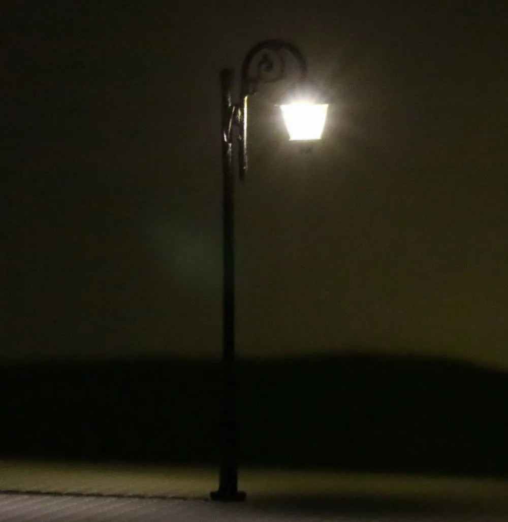 Evemodel LYM37 10pcs Model Railway Layout HO Scale 1:87 Lamps Warm White LEDs 6.7cm Street Lights