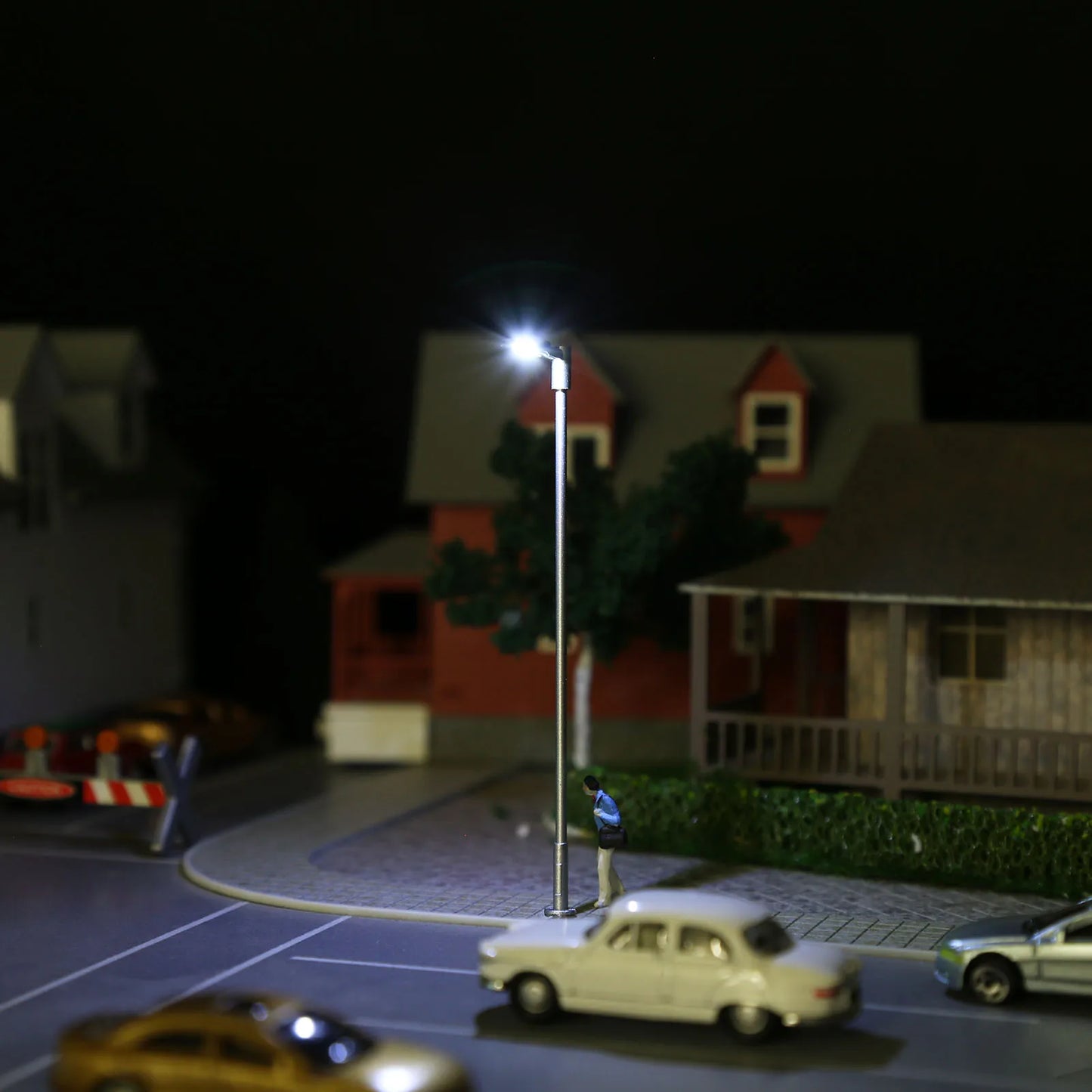 Evemodel 10pcs HO Scale 1:87 Street Light Bright White LED Metal Silver Lamps with Resistors for 12V LD12HOWSi