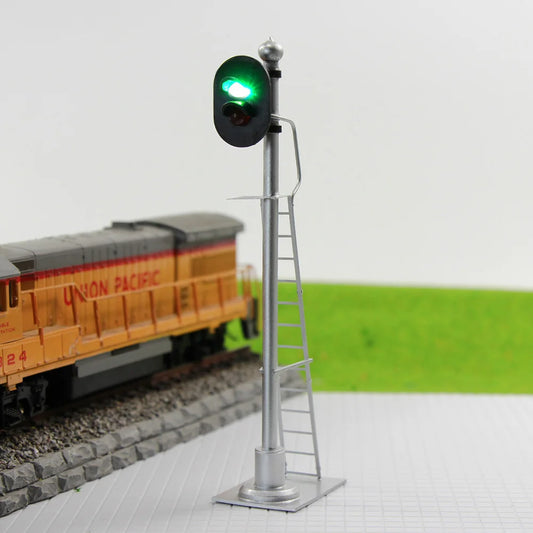 Evemodel 2pcs Model Railway Signals O Scale 1:43 Green Over Red Block Signal with Ladder JTD433GR