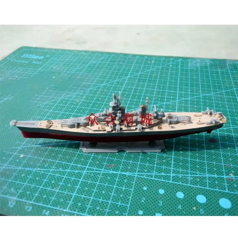 1/2000 US Navy Aircraft Carrier German Cruiser British Hood Battleship Plastic Assemble Warship Model