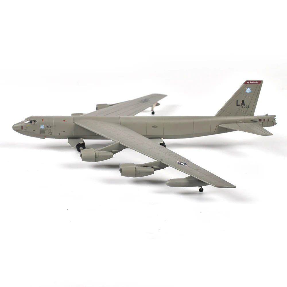 USA B52 Fighter Diecast Metal 1/200 Scale Military Missile bomber B-52 Model