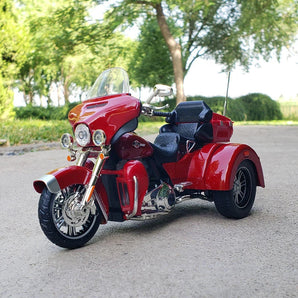 1:9 Scale CVO Tri Glide Diecast Motorcycle Model - Alloy Three Wheel Cruiser Toy with Sound and Lights for Kids and Collectors