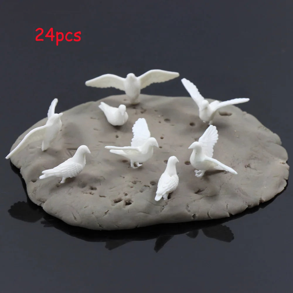 Evemodel GY26050 24pcs O Scale 1:50 Plastic Small Toy Pigeon Dove Bird of Peace