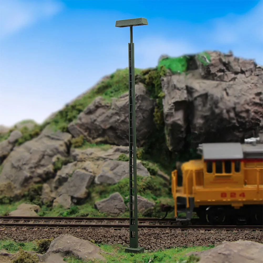 Evemodel LQS54HO 3pcs Model Railway Lattice Mast HO Scale 1:87 Lamp Track Light Two-LEDs 12cm Bright White