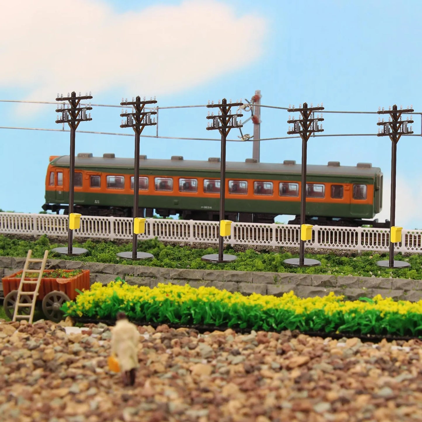 Evemodel 24pcs Model Trains N Scale Telegraph Poles 1:160 Power Poles 5.8cm Railroad Diorama GY18150