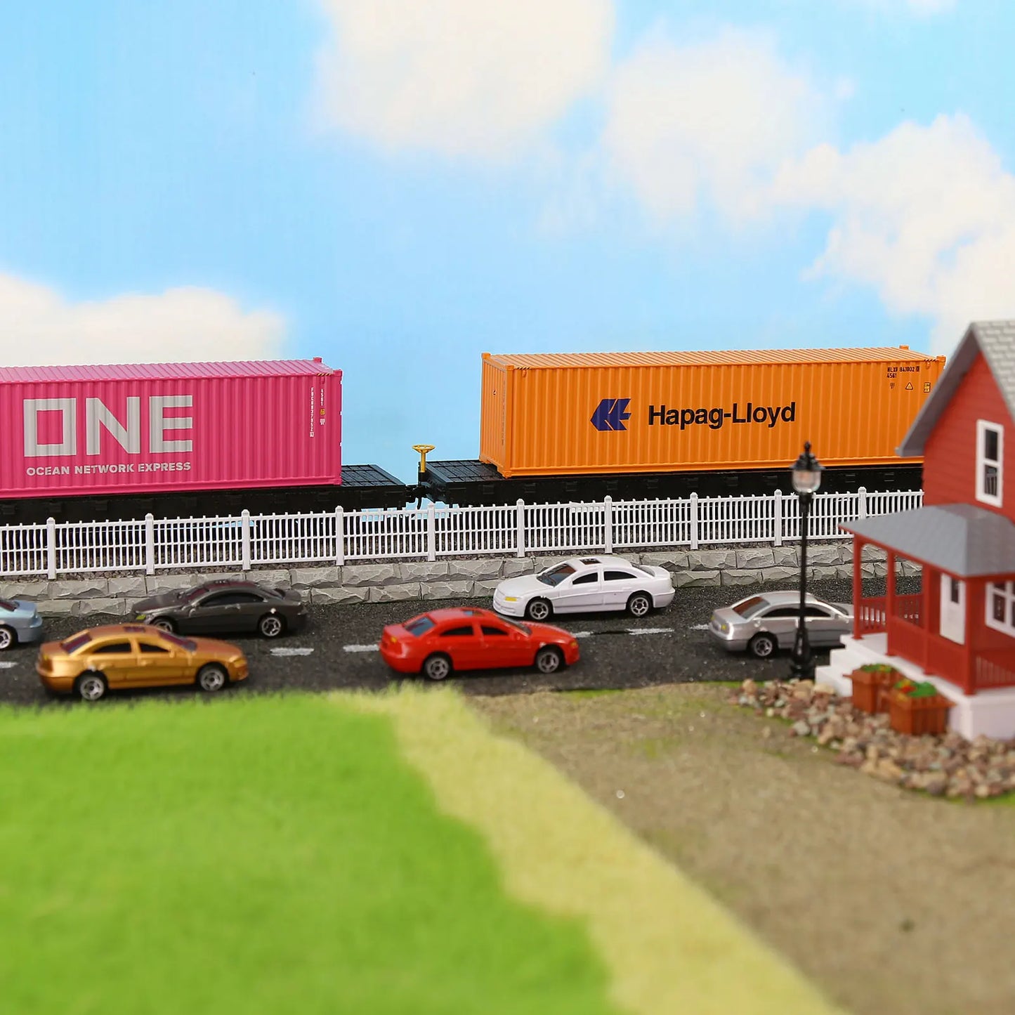 Evemodel HO Scale 40ft Container 1:87 40' Shipping Cargo Box for Model Trains Model Truck C8746