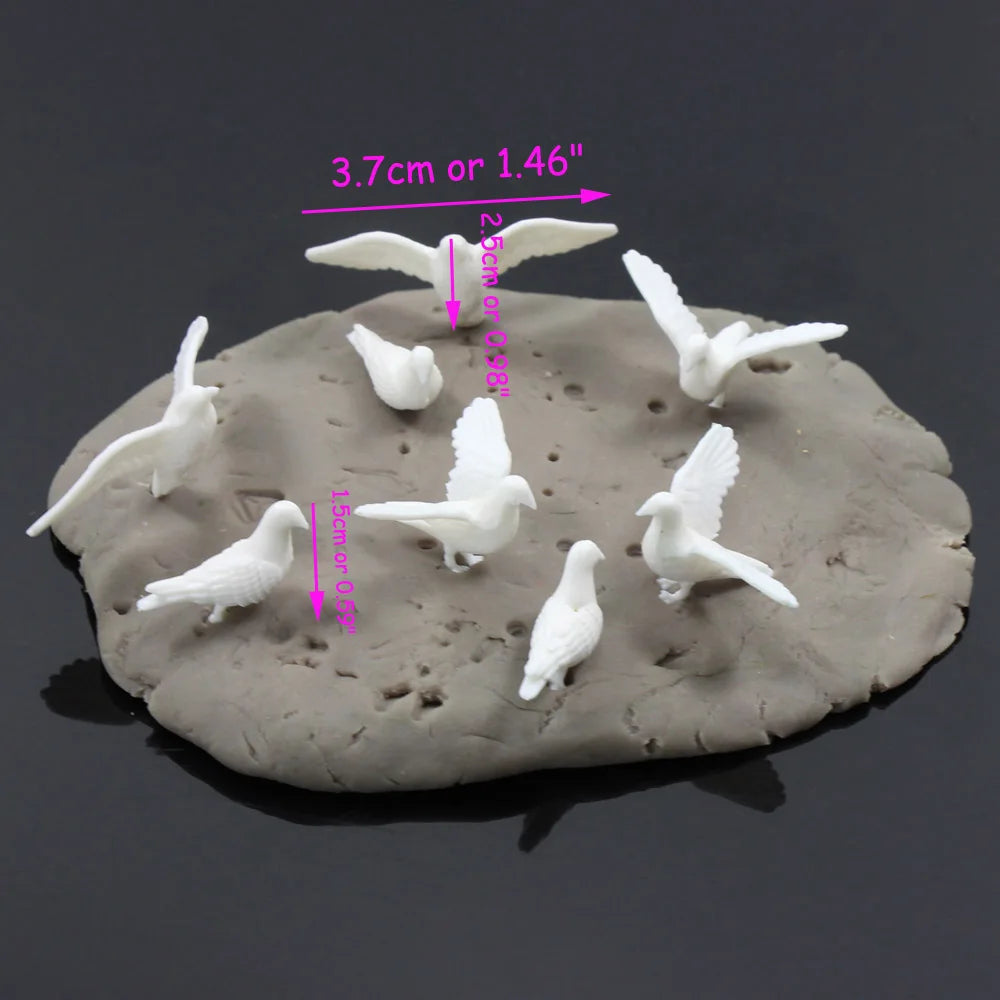 Evemodel GY26050 24pcs O Scale 1:50 Plastic Small Toy Pigeon Dove Bird of Peace