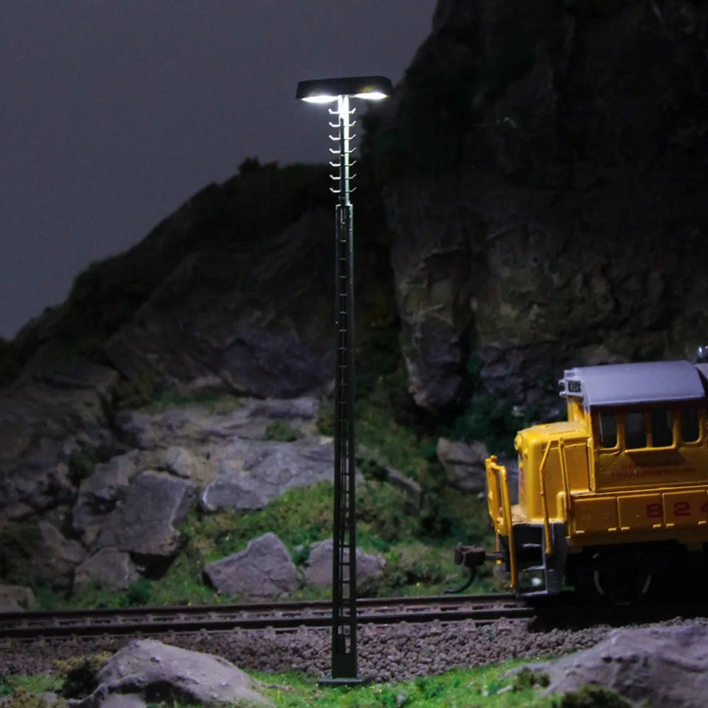 Evemodel 3pcs Model Trains HO OO Scale 1:87 Light Lattice Mast Lamp Bright White 4.84In LQS51HO