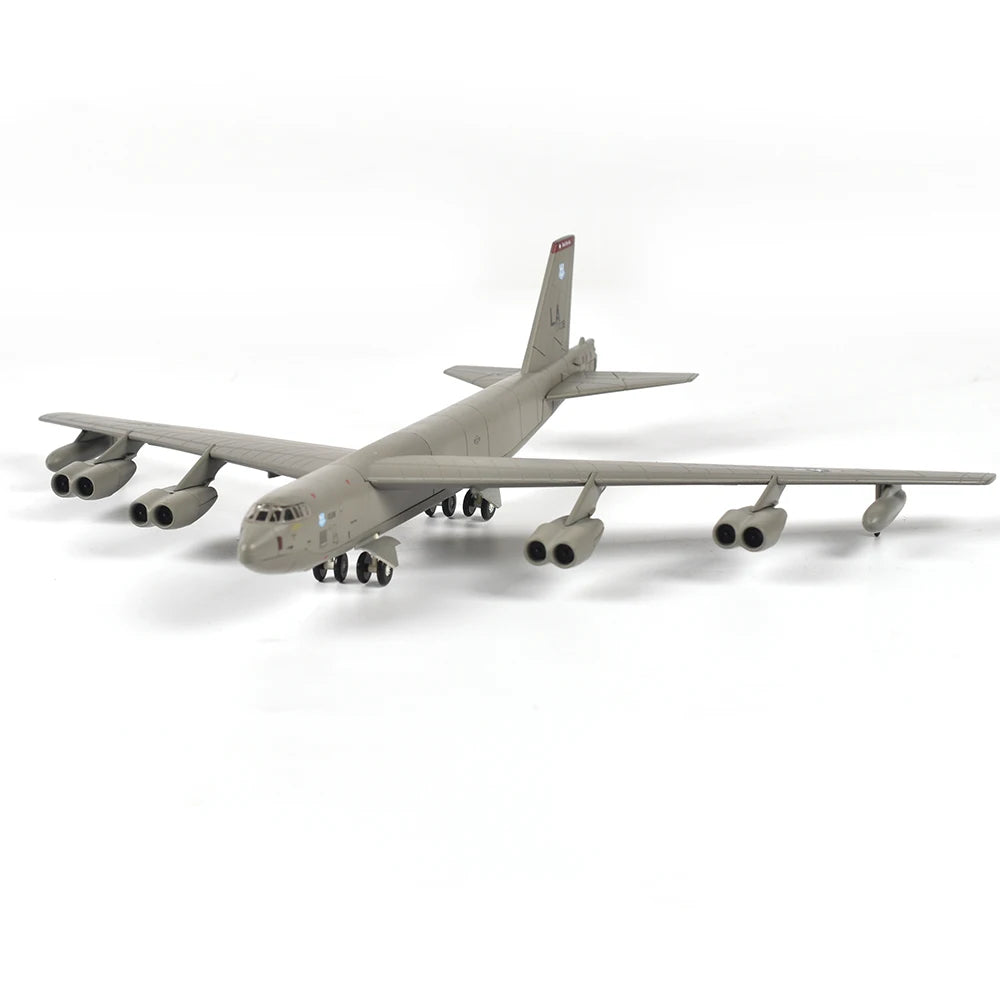 USA B52 Fighter Diecast Metal 1/200 Scale Military Missile bomber B-52 Model