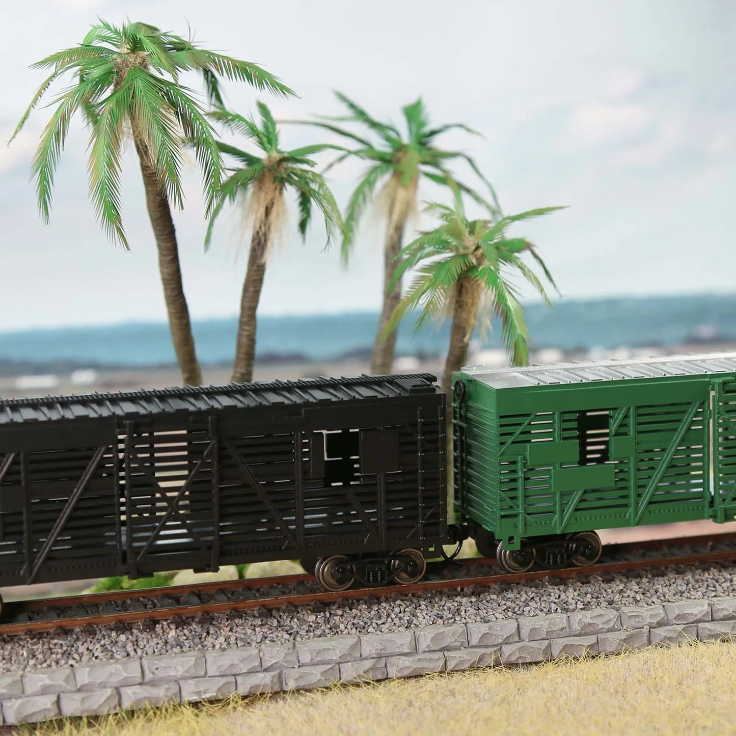 C8767 Evemodel Trains - Painted Unlettered HO Scale 40' Cattle Wagon Stock Car with Metal Wheels