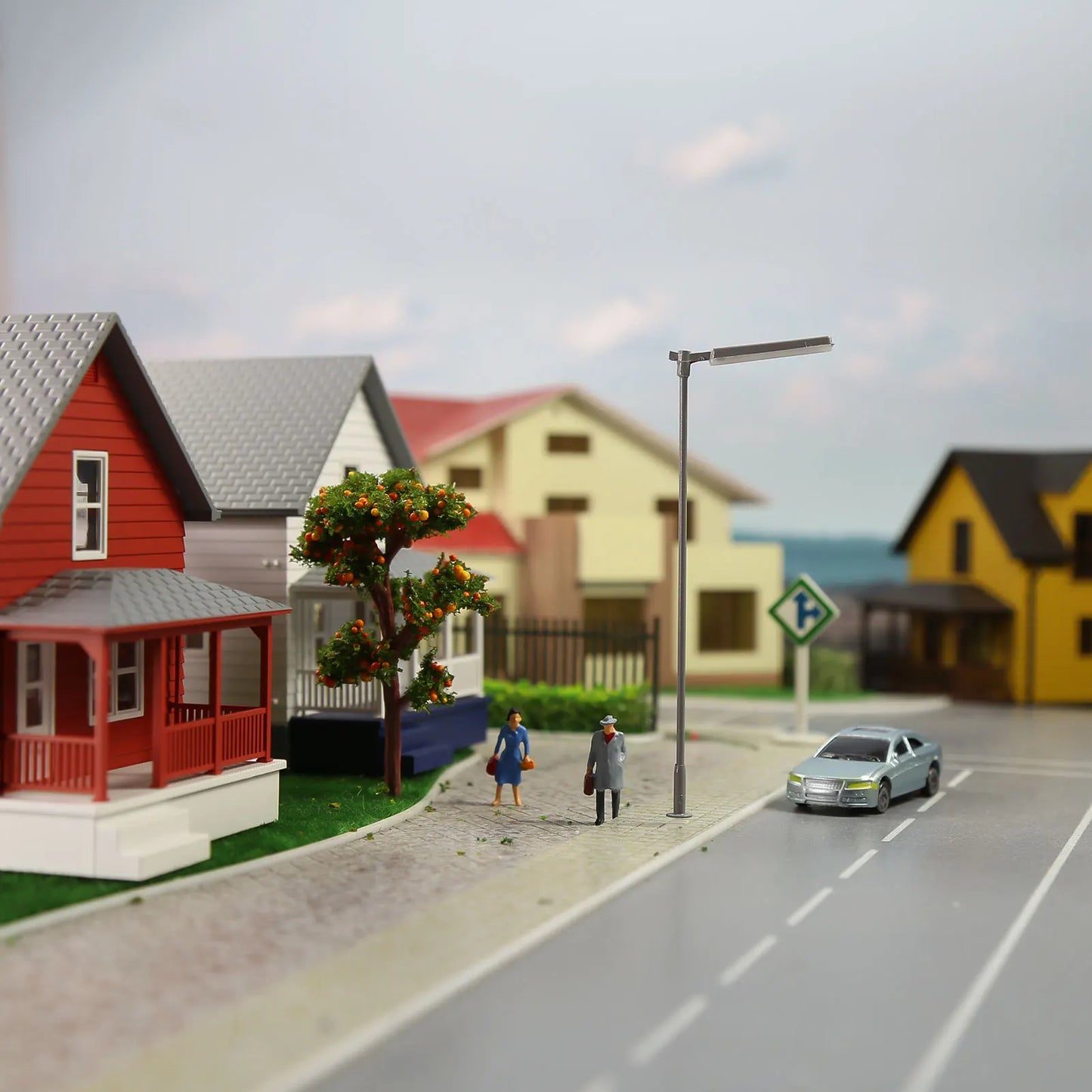 Evemodel 5pcs Model Train HO Scale 1:87 Metal Platform Lamp Street Light Warm White LEDs Shade LD05HOWMGr