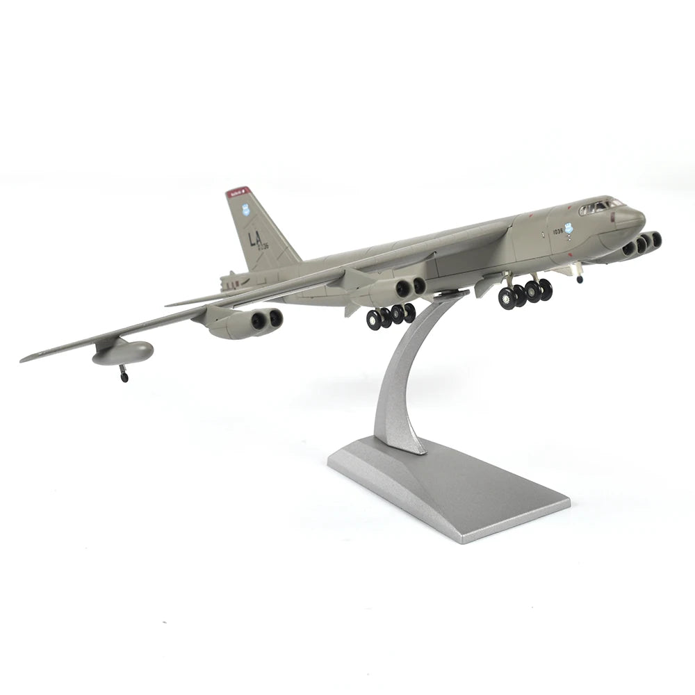 USA B52 Fighter Diecast Metal 1/200 Scale Military Missile bomber B-52 Model