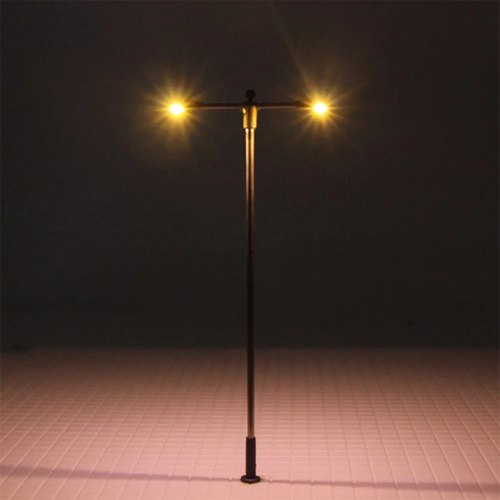 LQS12 Evemodel 10pcs OO Scale 1:75 Metal Two-head Street Light Lamps LED Lamps Warm White Bright White