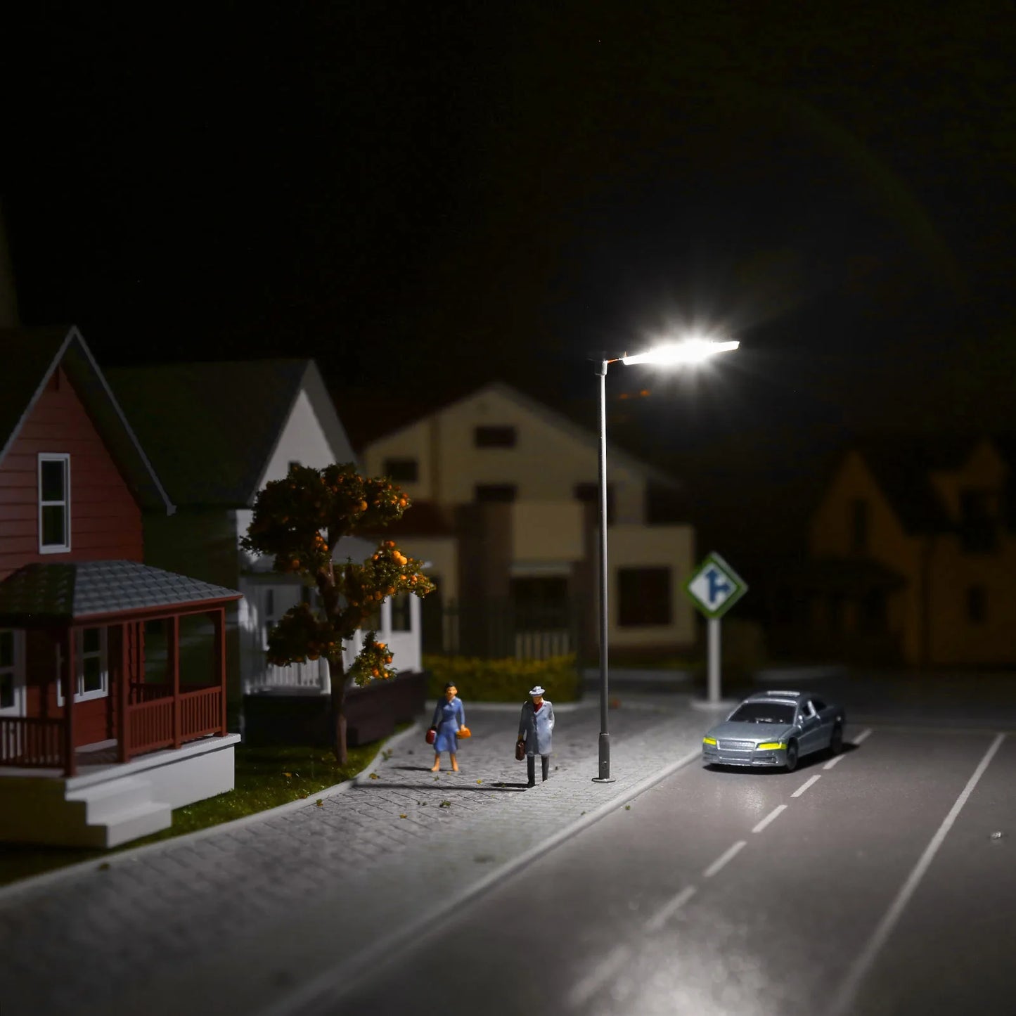 Evemodel 5pcs Model Train HO Scale 1:87 Metal Platform Lamp Street Light Warm White LEDs Shade LD05HOWMGr