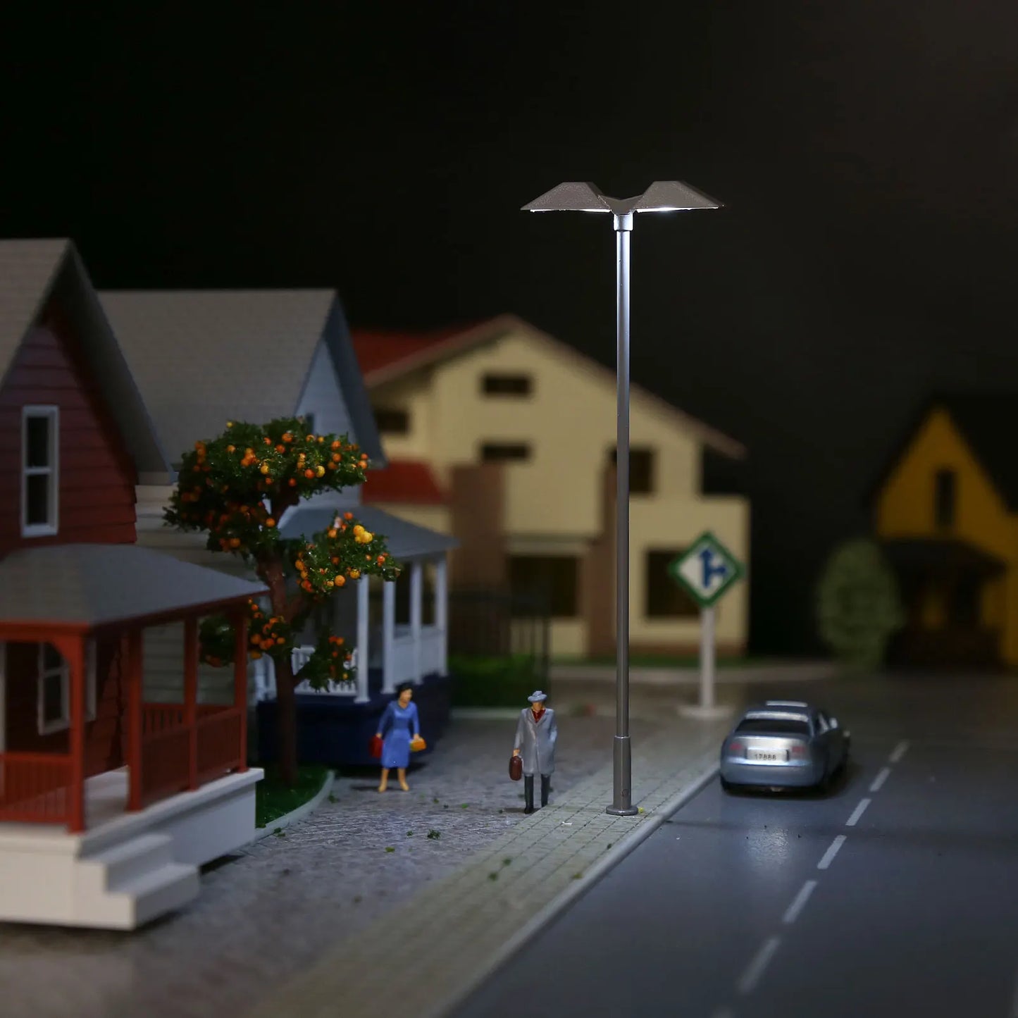 Evemodel 5pcs Model Trains HO Scale 1:87 Metal Lamp Street Light Bright White Two-Heads LD02HOWGr